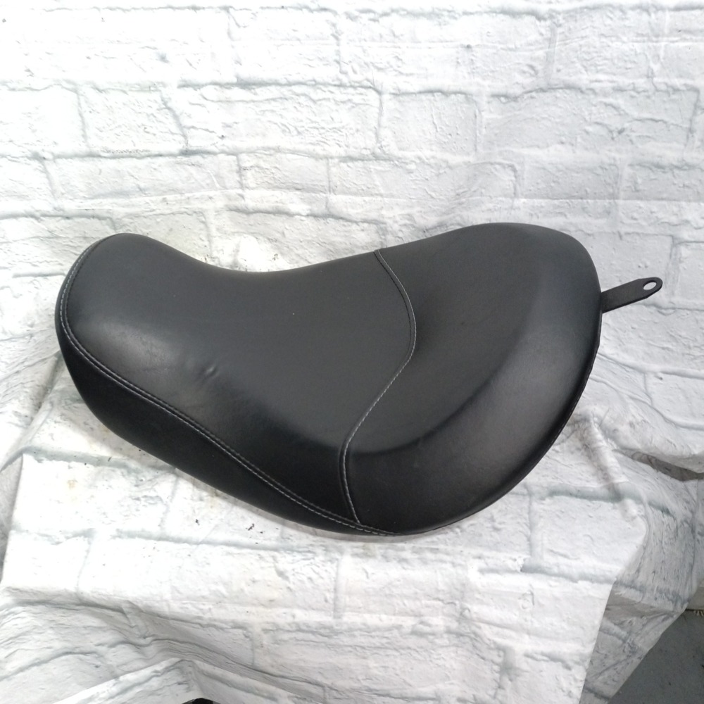51503-10 2010-2017 HARLEY-DAVIDSON FXDB DYNA STREET BOB FXDWG SEAT EUC